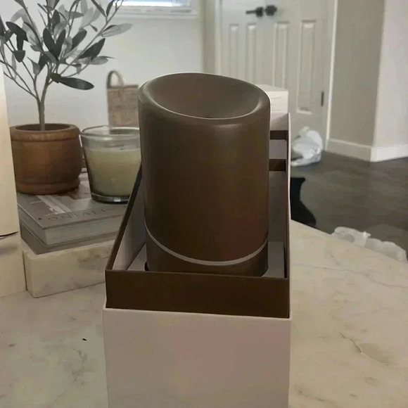 New Vitruvi Stay Essential Oil Diffuser - Picture 4 of 5